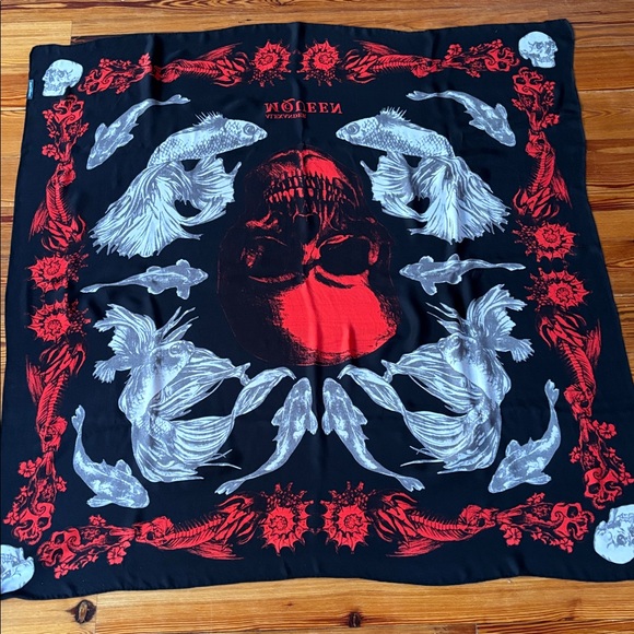 Alexander McQueen Silk Black and Gray Skull Scarf With Koi Fish 51.18 X 51.18 - Picture 9 of 12